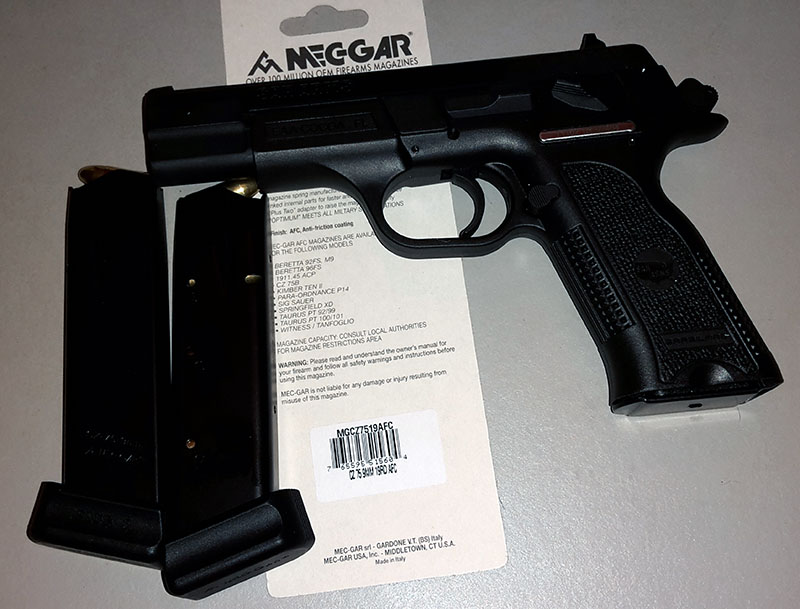 MegGarCZ75BMag1.jpg